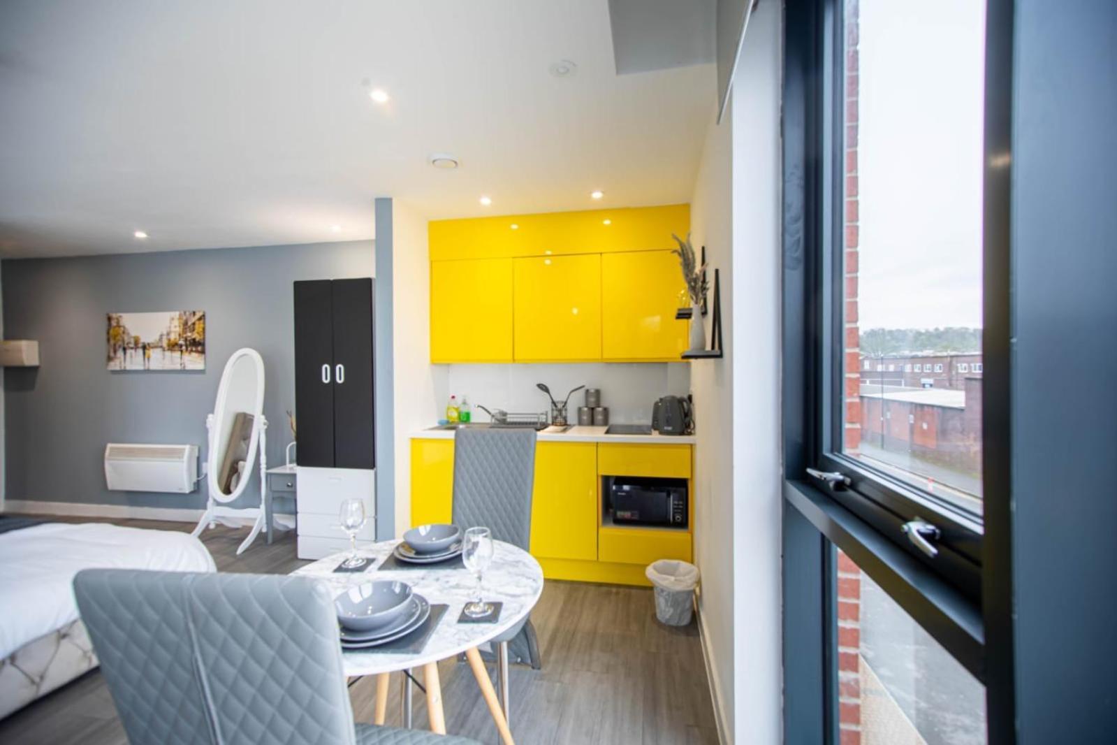 Excellent Studio Balcony Apartment In シェフィールド エクステリア 写真